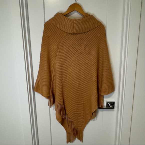 Chico’s Super Soft Camel Beige Sweater Poncho One Size - Picture 2 of 10